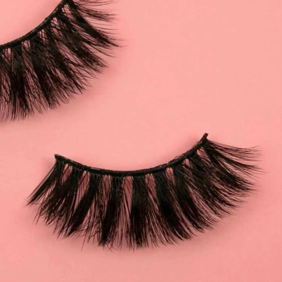 Mega Volume Eyelashes (3 Pair) - Picture 4 of 4